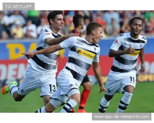 “德甲领先阵营奋勇冲刺，争冠争夺一触即发”，德甲晋级